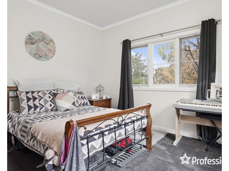 28 Old Warburton Road, Seville VIC 3139