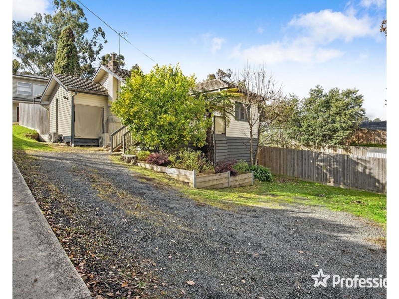 28 Old Warburton Road, Seville VIC 3139