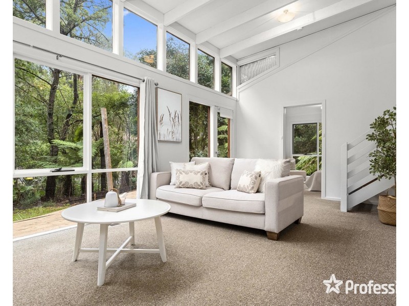 6 Glenholme Avenue, Mount Evelyn VIC 3796