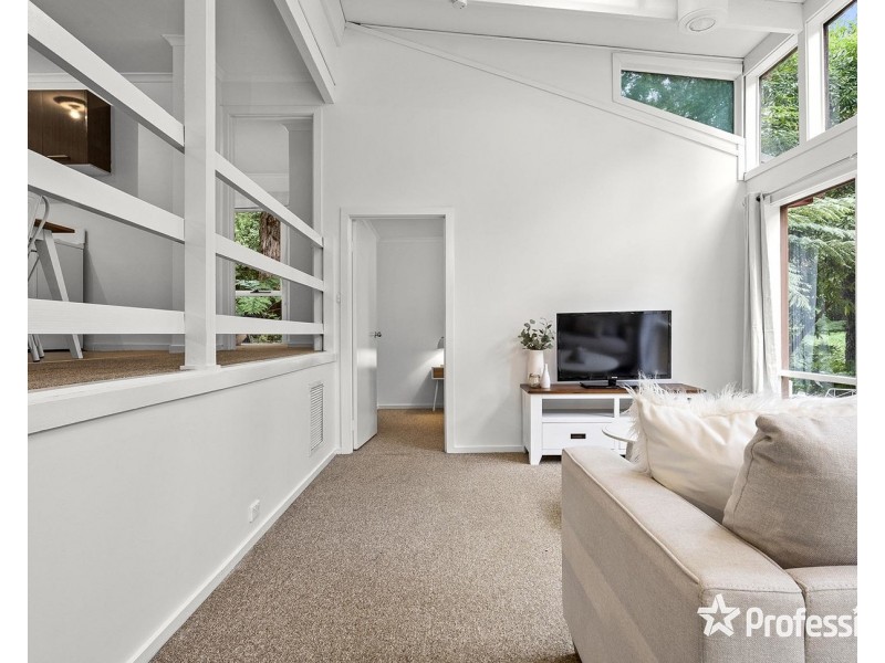 6 Glenholme Avenue, Mount Evelyn VIC 3796