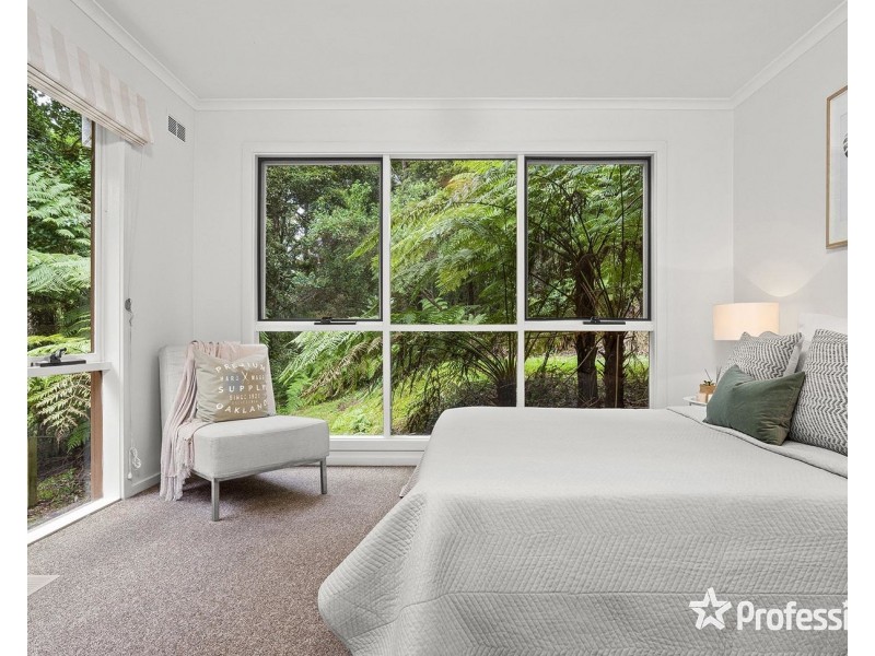 6 Glenholme Avenue, Mount Evelyn VIC 3796
