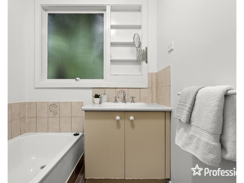 6 Glenholme Avenue, Mount Evelyn VIC 3796