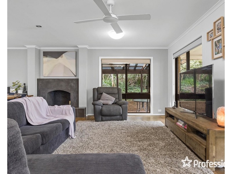 11 Ross Pincott Drive, Mooroolbark VIC 3138