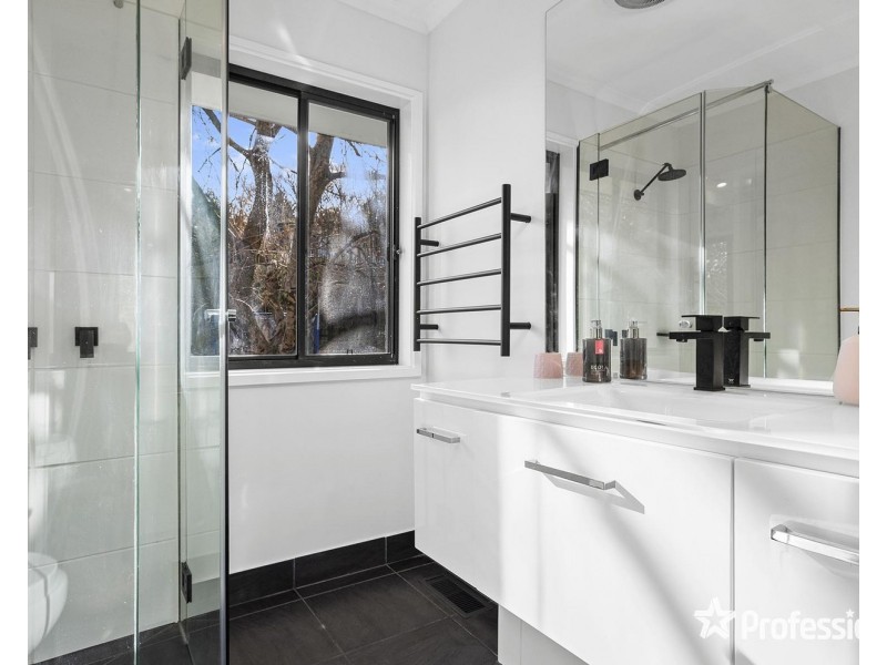 11 Ross Pincott Drive, Mooroolbark VIC 3138