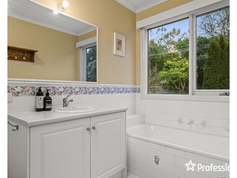 34 Spring Street, Mount Evelyn VIC 3796