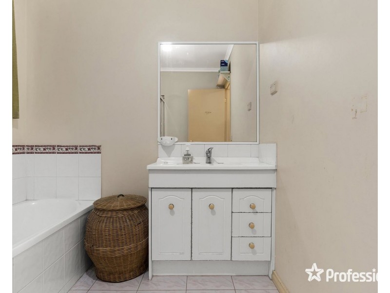 35b Lomond Avenue, Kilsyth VIC 3137