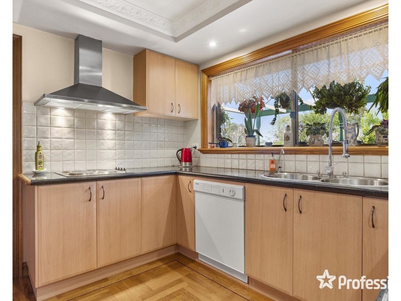 10 Wiltshire Place, Chirnside Park VIC 3116