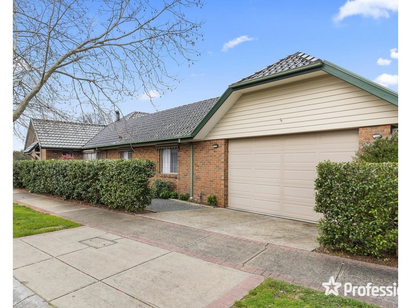 10 Wiltshire Place, Chirnside Park VIC 3116