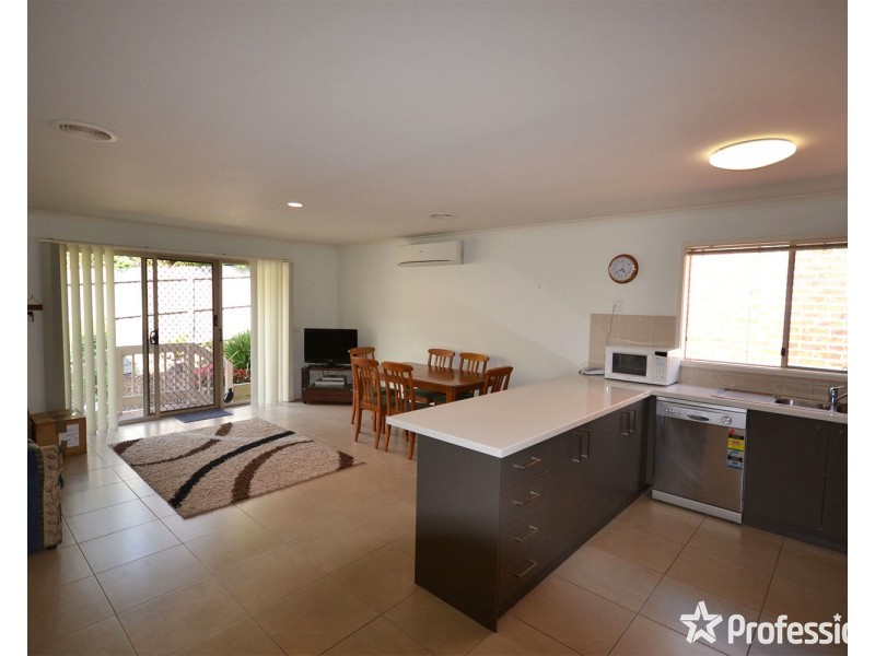 8/27 Canterbury Road, Montrose VIC 3765