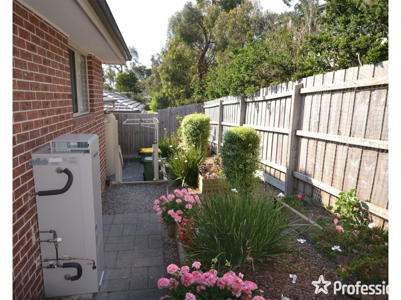 8/27 Canterbury Road, Montrose VIC 3765