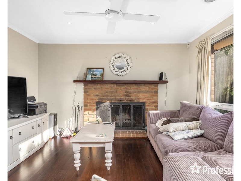 6 Kambora Court, Mooroolbark VIC 3138