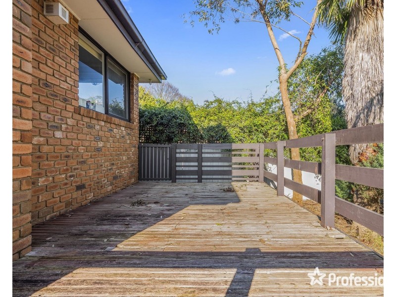 6 Kambora Court, Mooroolbark VIC 3138