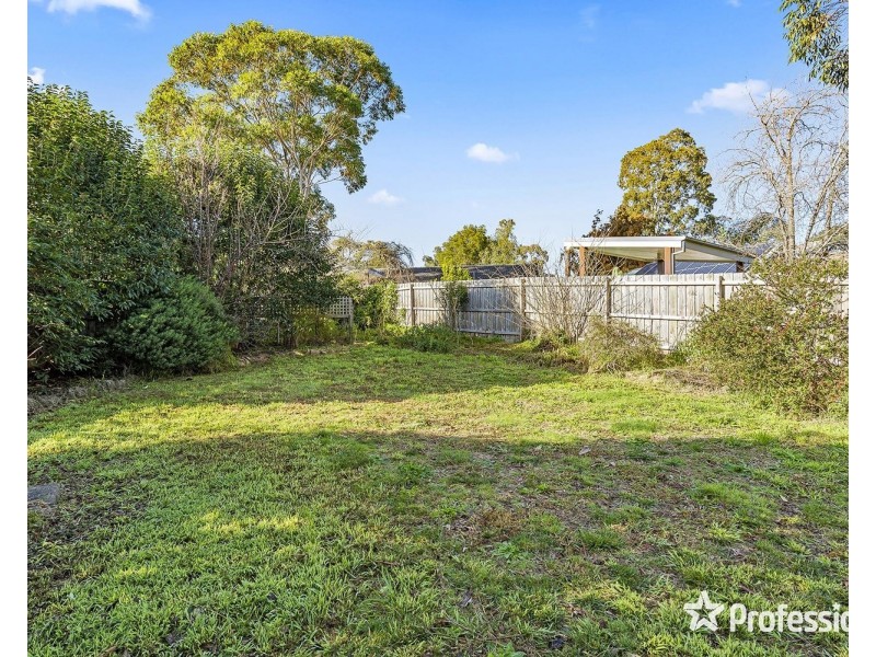 6 Kambora Court, Mooroolbark VIC 3138