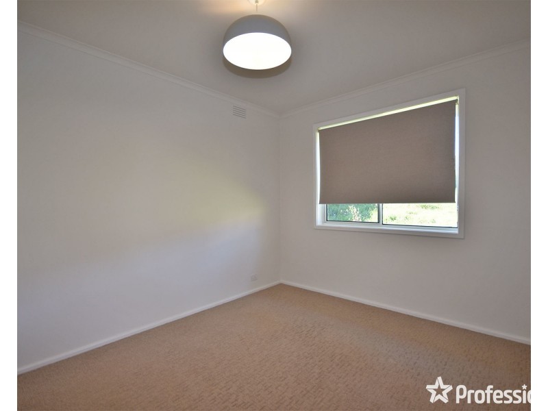 6 Greenslopes Drive, Mooroolbark VIC 3138