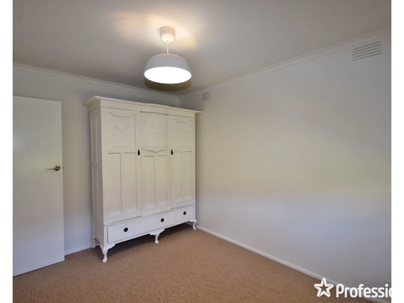 6 Greenslopes Drive, Mooroolbark VIC 3138