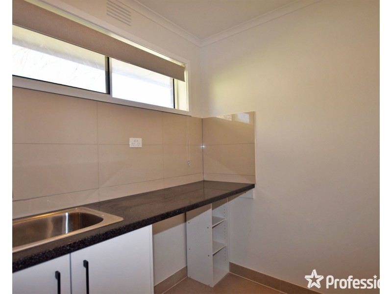 6 Greenslopes Drive, Mooroolbark VIC 3138