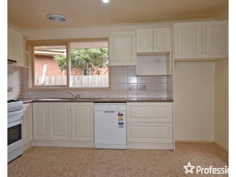 25 Dryden Concourse, Mooroolbark VIC 3138