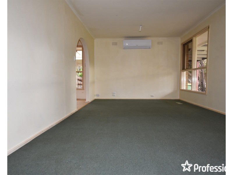 25 Dryden Concourse, Mooroolbark VIC 3138
