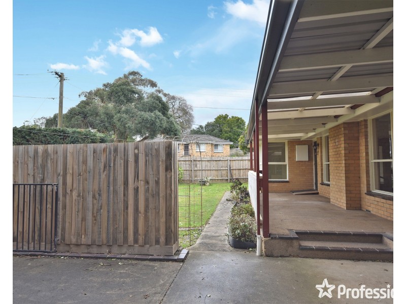 25 Dryden Concourse, Mooroolbark VIC 3138