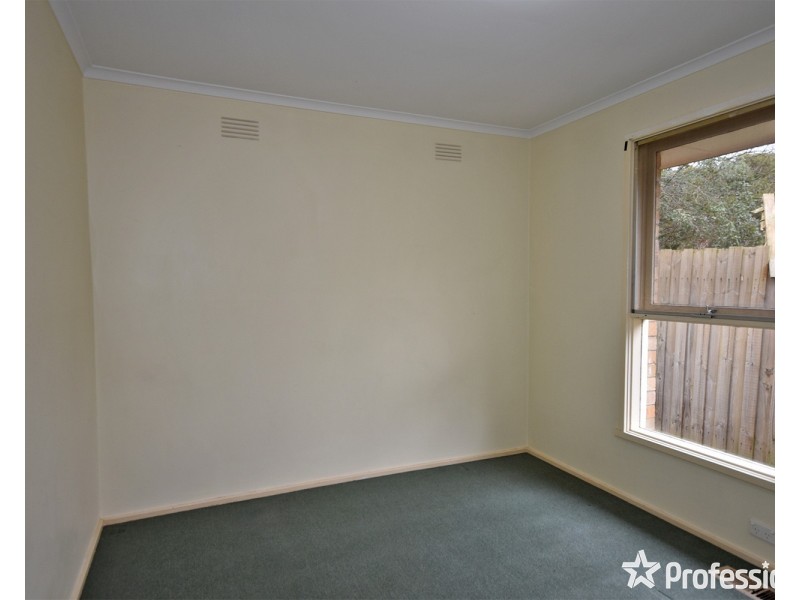 25 Dryden Concourse, Mooroolbark VIC 3138