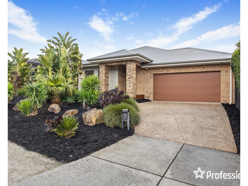 7 Empire Drive, Mooroolbark VIC 3138
