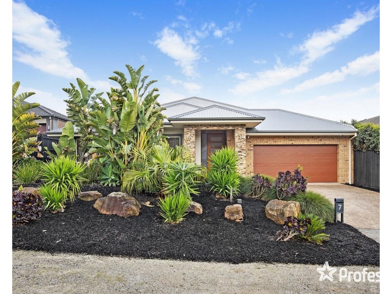 7 Empire Drive, Mooroolbark VIC 3138