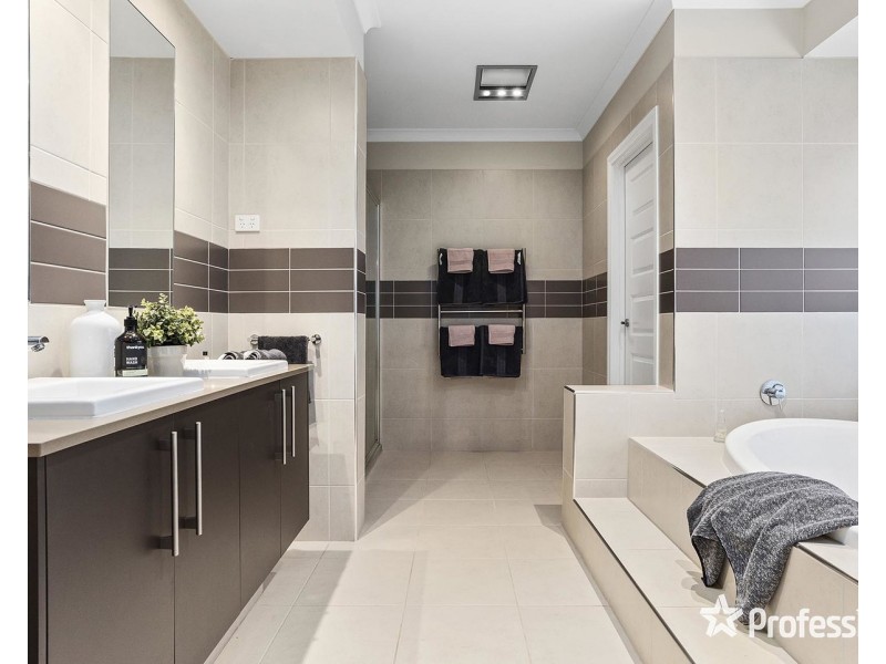 7 Empire Drive, Mooroolbark VIC 3138