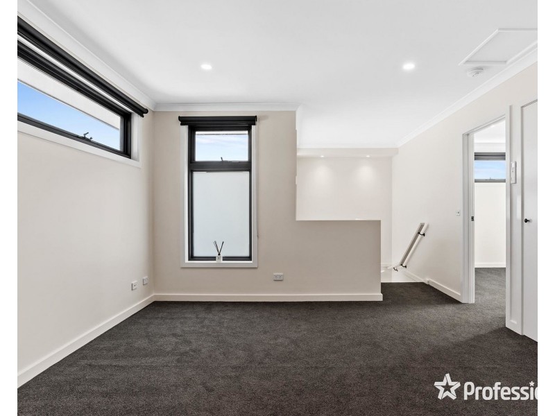 5a Greenville Street, Mooroolbark VIC 3138