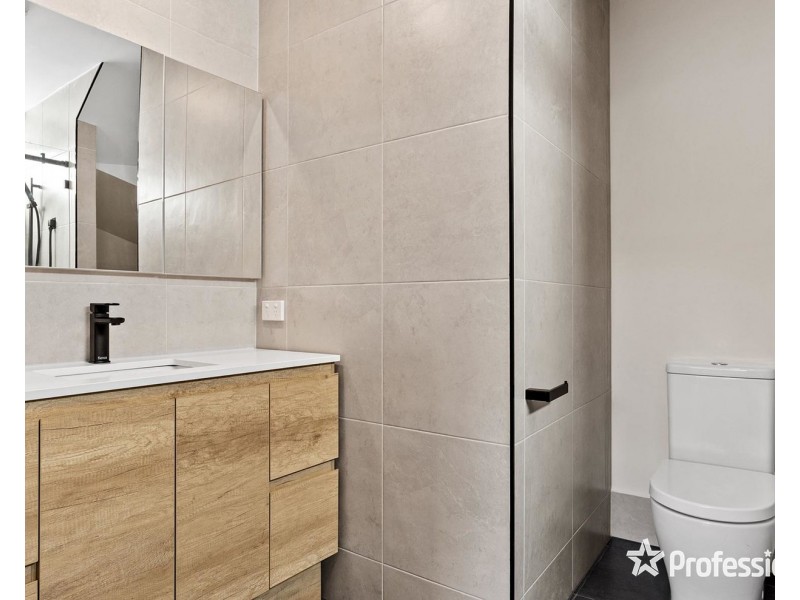 5a Greenville Street, Mooroolbark VIC 3138