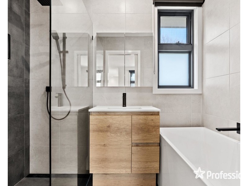 5a Greenville Street, Mooroolbark VIC 3138