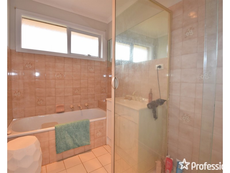 2/22 Felix Grove, Mooroolbark VIC 3138