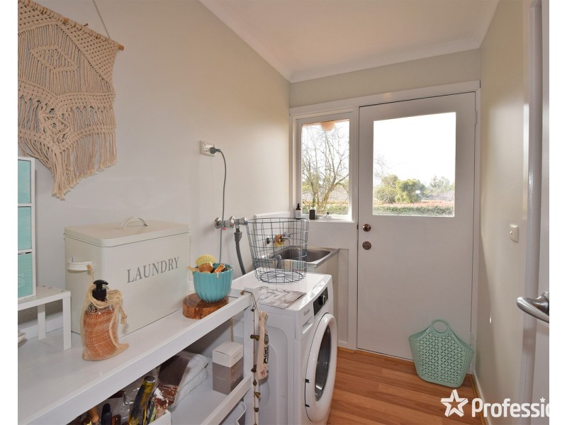 2/22 Felix Grove, Mooroolbark VIC 3138