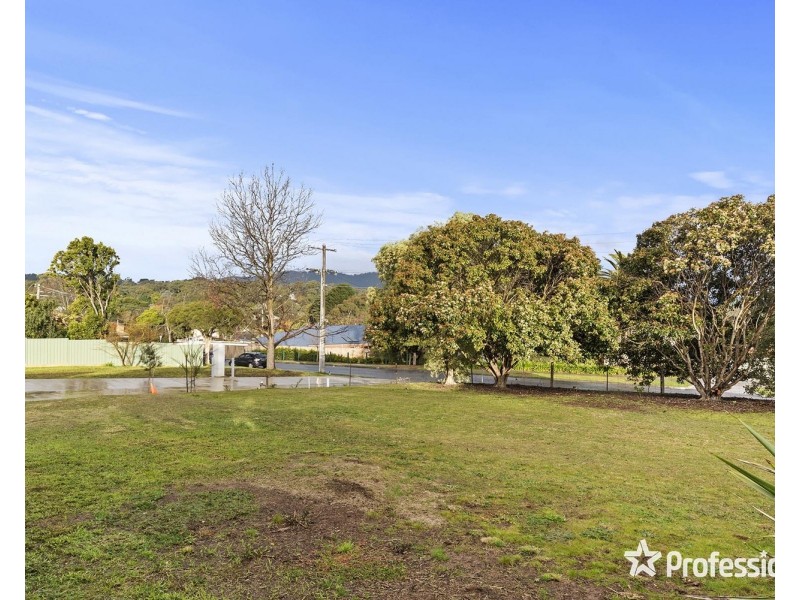 1, 4 & 6 Blundell Place, Mooroolbark VIC 3138