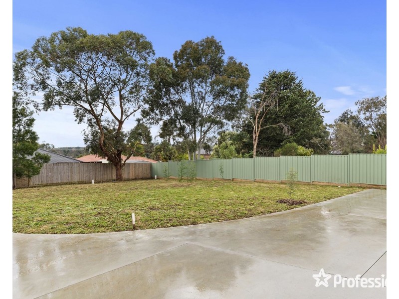 1, 4 & 6 Blundell Place, Mooroolbark VIC 3138