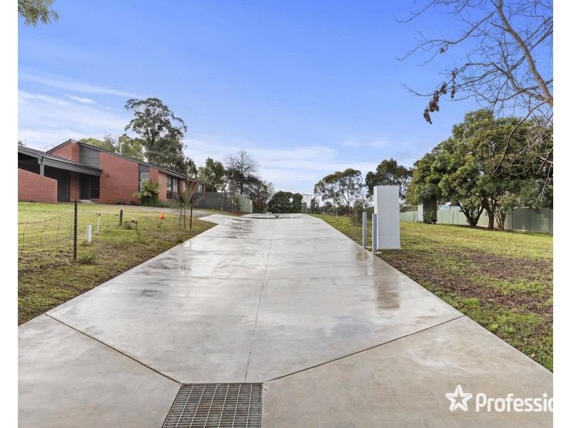 1, 4 & 6 Blundell Place, Mooroolbark VIC 3138