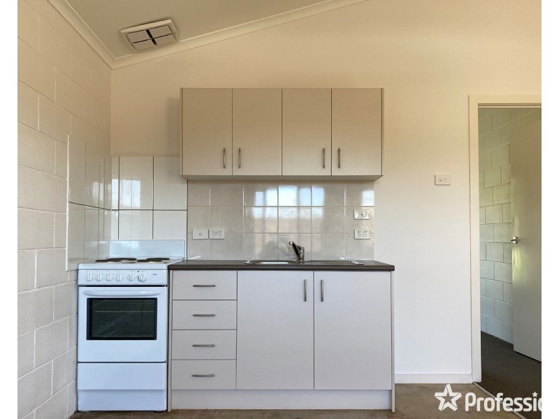 23/8-10 Mount View Parade, Mooroolbark VIC 3138