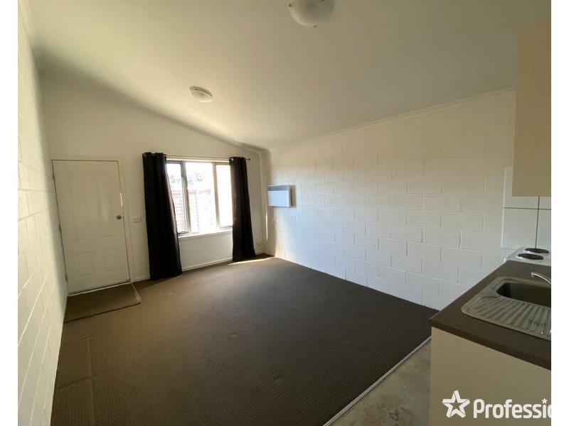 23/8-10 Mount View Parade, Mooroolbark VIC 3138