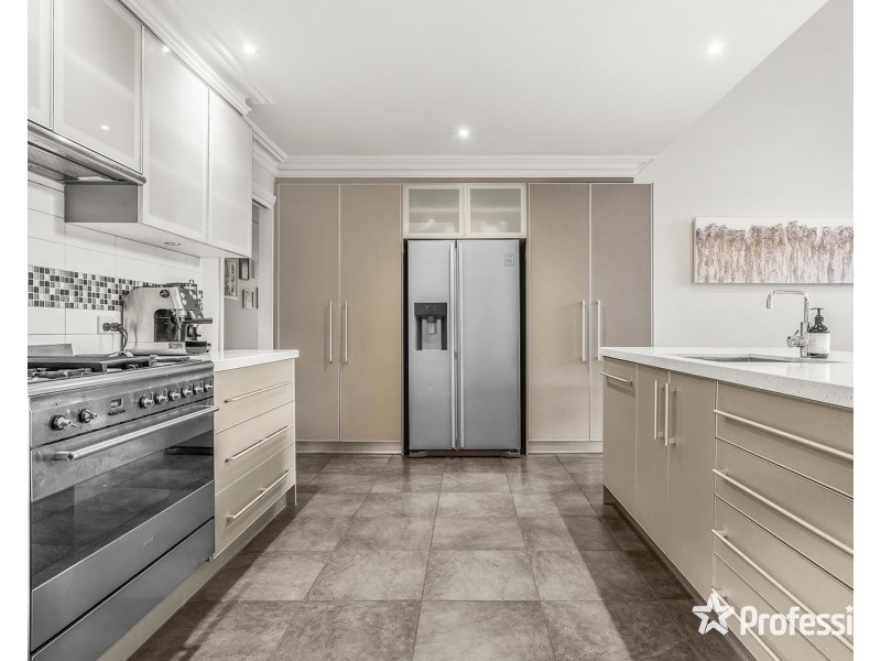 13 Glen Dhu Road, Kilsyth VIC 3137