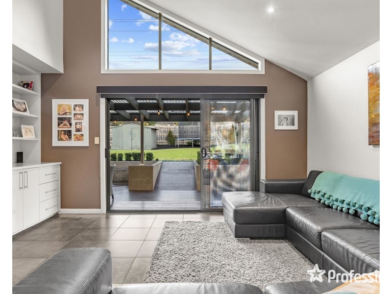 13 Glen Dhu Road, Kilsyth VIC 3137