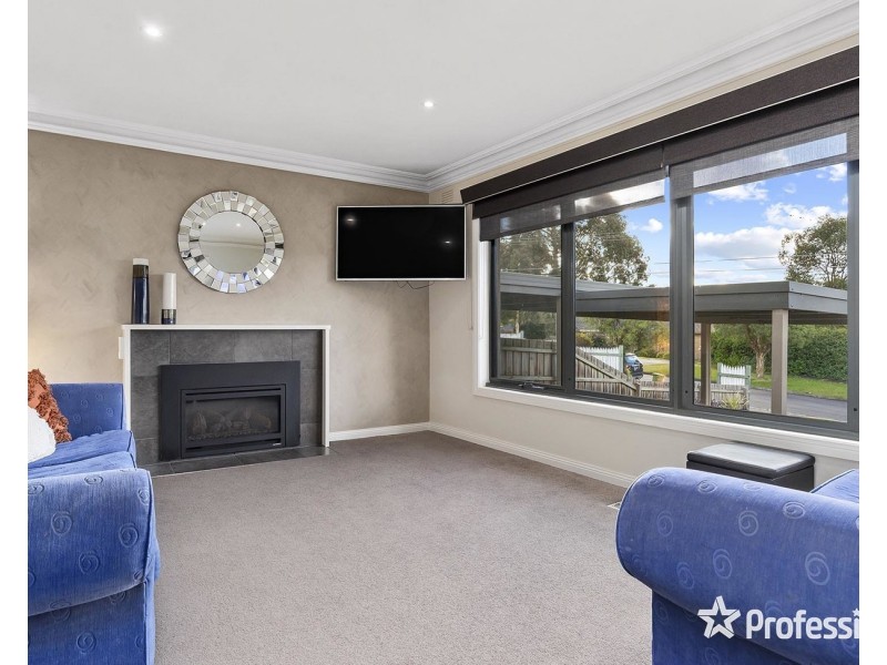 13 Glen Dhu Road, Kilsyth VIC 3137