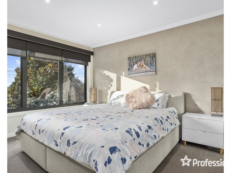 13 Glen Dhu Road, Kilsyth VIC 3137