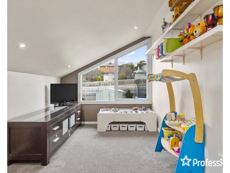 13 Glen Dhu Road, Kilsyth VIC 3137