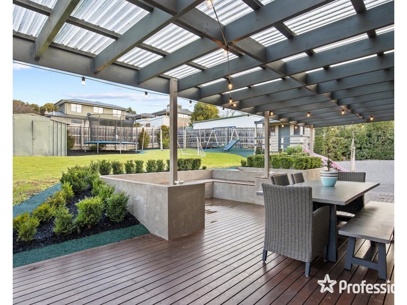 13 Glen Dhu Road, Kilsyth VIC 3137