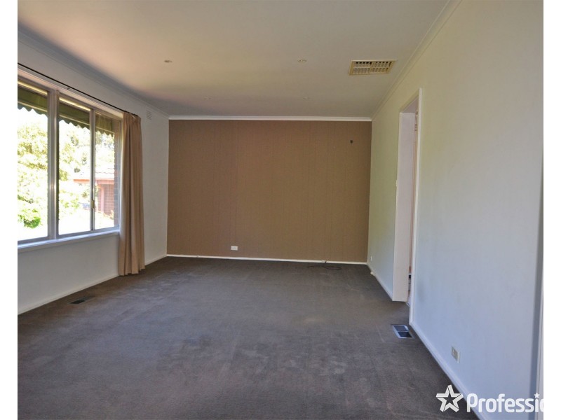 14 Croydondale Drive, Mooroolbark VIC 3138