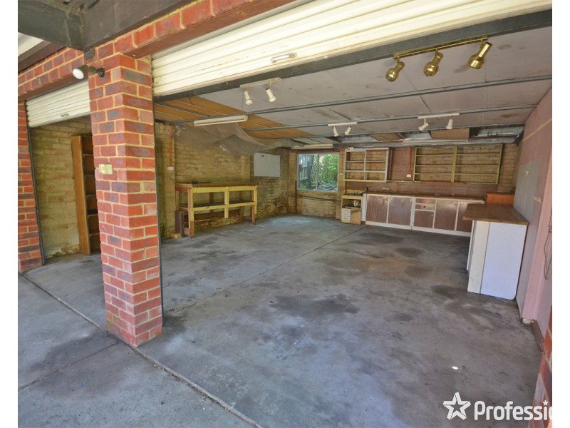 14 Croydondale Drive, Mooroolbark VIC 3138