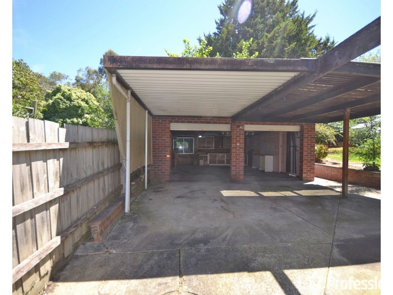 14 Croydondale Drive, Mooroolbark VIC 3138