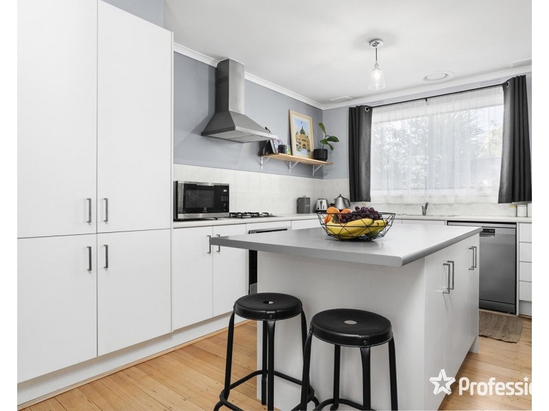 1 Highview Drive, Mooroolbark VIC 3138