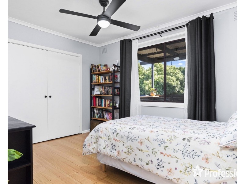 1 Highview Drive, Mooroolbark VIC 3138