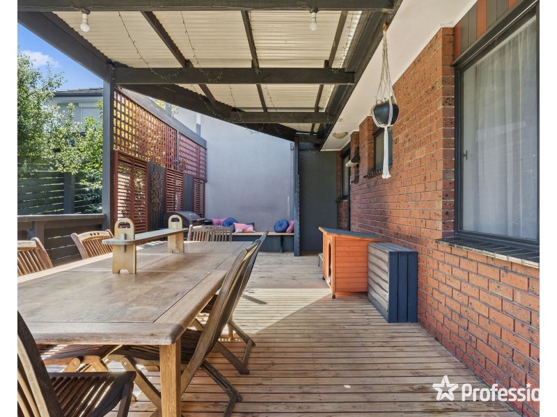 1 Highview Drive, Mooroolbark VIC 3138
