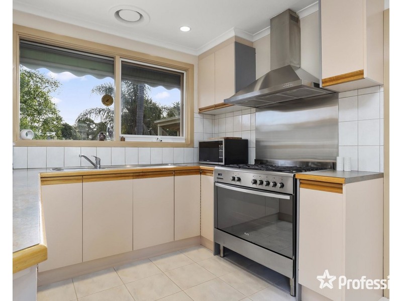 135 Victoria Road, Chirnside Park VIC 3116